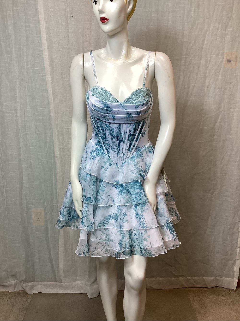 NWT Stacey’s A-Line Sweetheart Floral Corset Dress- Sage Floral; Size: 2